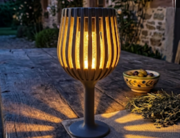 Nicoles Bastelstube Weinglas Solarlicht Ein Weinglas als Solarleuchte - mit einer Höhe von 19cm macht es ganz schön was her.
